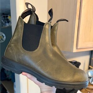 Blundstone unisex Chelsea Boots forest green size 7